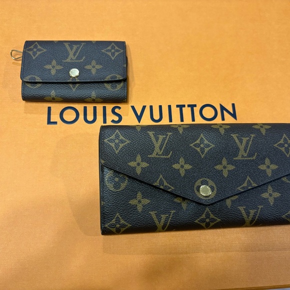 Louis Vuitton 6 Key Holder Monogram - Picture 1 of 3